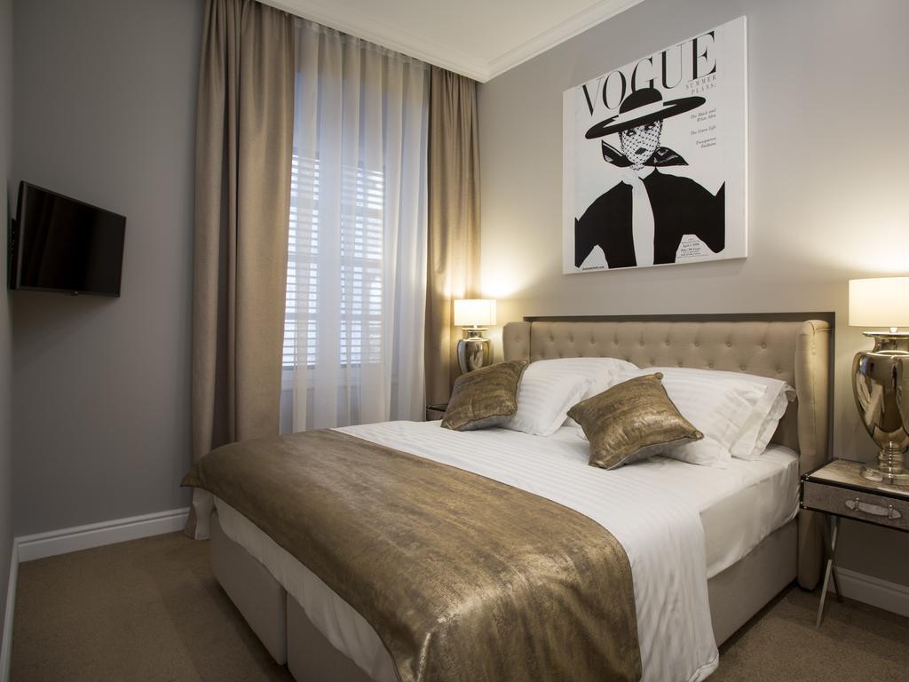Tailor Two-Bedroom Suite دوبروفينك المظهر الخارجي الصورة