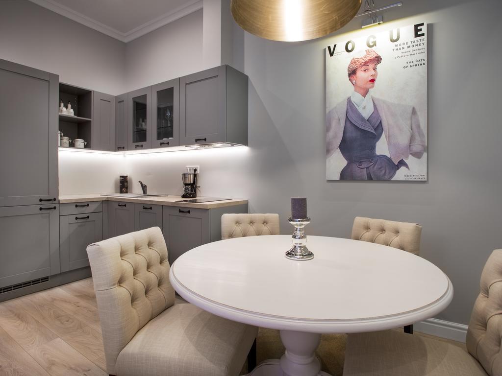 Tailor Two-Bedroom Suite دوبروفينك المظهر الخارجي الصورة