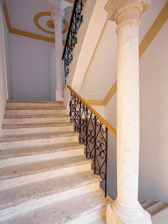 Tailor Two-Bedroom Suite دوبروفينك المظهر الخارجي الصورة