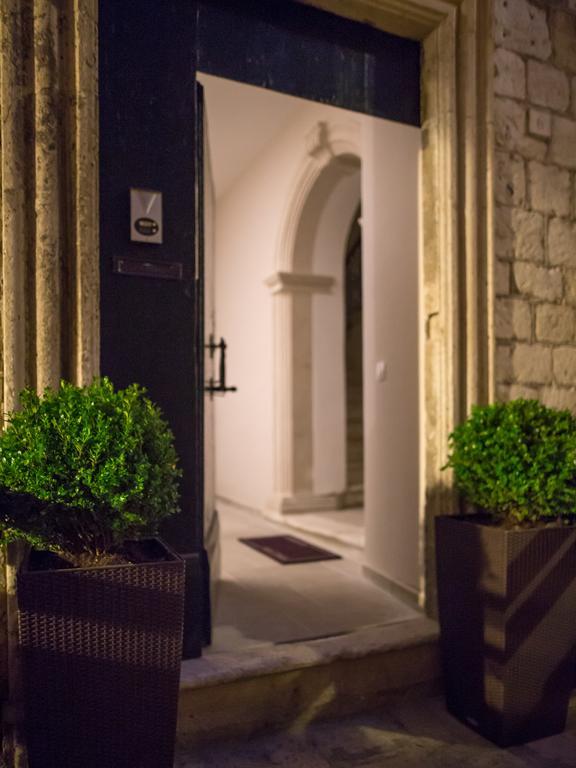 Tailor Two-Bedroom Suite دوبروفينك المظهر الخارجي الصورة
