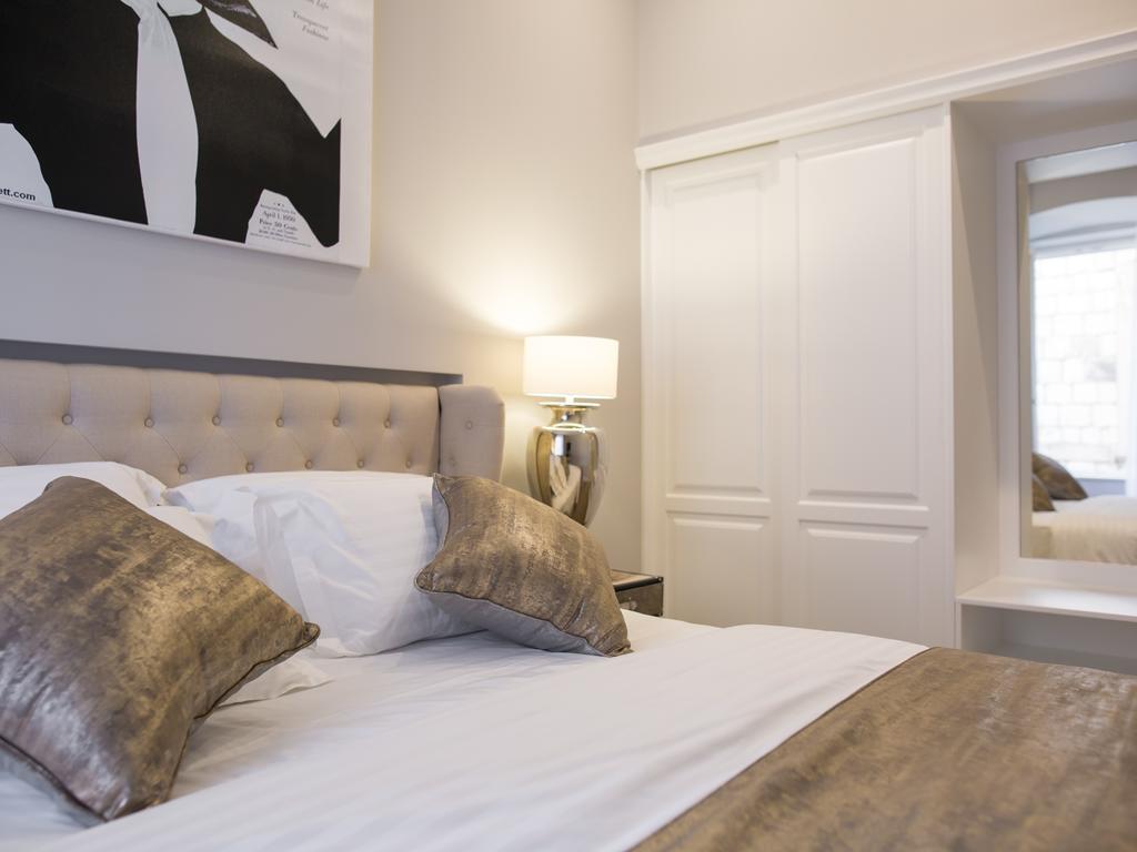 Tailor Two-Bedroom Suite دوبروفينك المظهر الخارجي الصورة